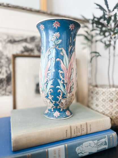 Toyo Trumpet Tapestry Vase by H.F.P. MACAU